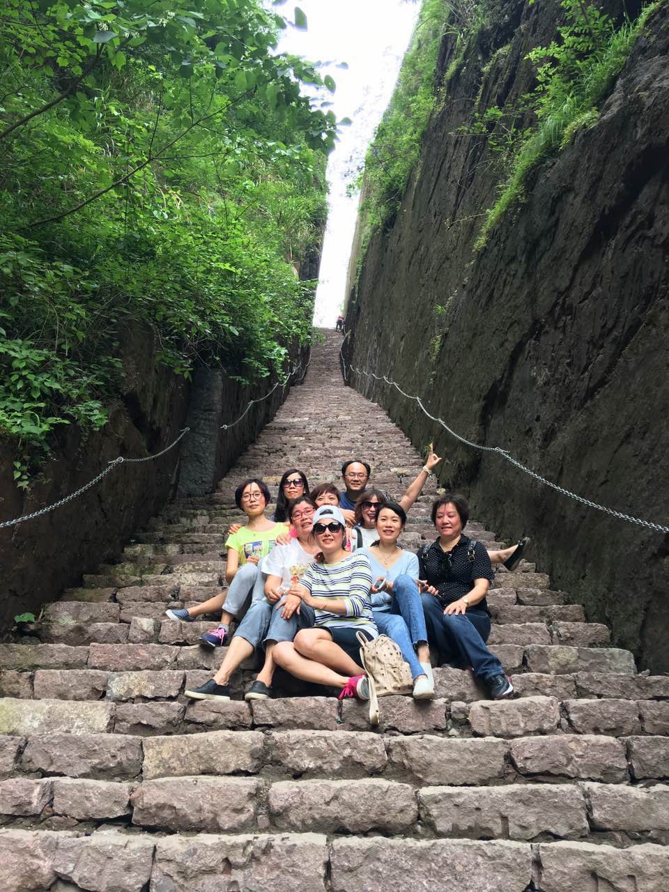 登新昌十九峰,挑战玻璃栈道