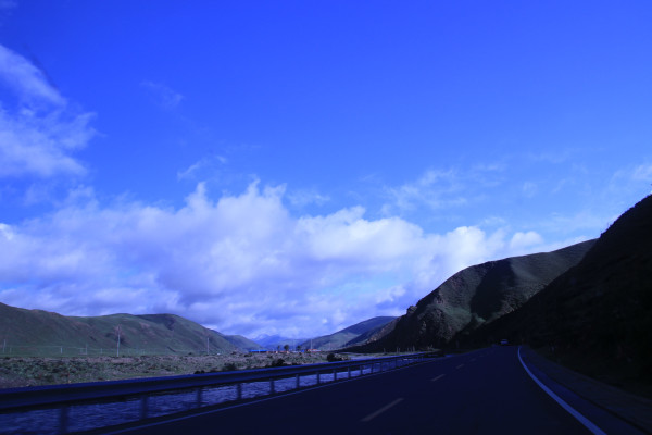 怎么才能自驾游全球 wKgBZ1mWPM-ARldSAAYrhKE9sT077.jpeg?imageView2%2F2%2Fw%2F600%2Fh%2F600%2Fq%2F90