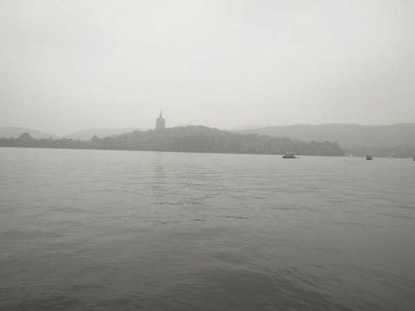 西湖游船多长时间一趟 wKgBEFsWaQOAYOaYAAX_jac0aiA54.jpeg?imageView2%2F2%2Fw%2F600%2Fh%2F600%2Fq%2F90
