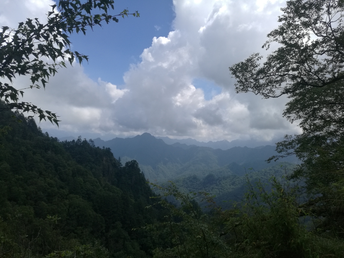 天开眼,初登摩天岭