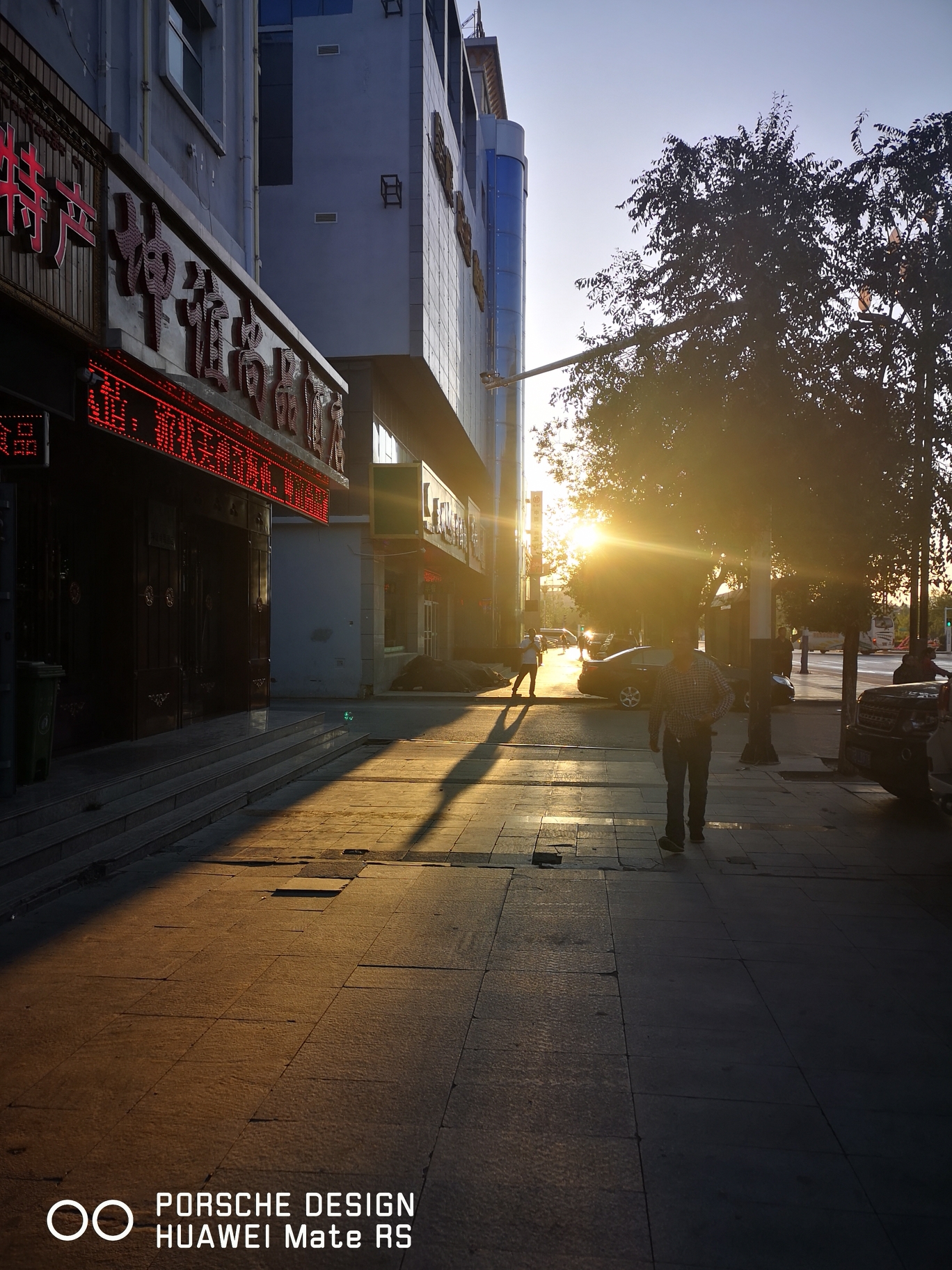 德令哈多少人口_德令哈外星人遗址图片