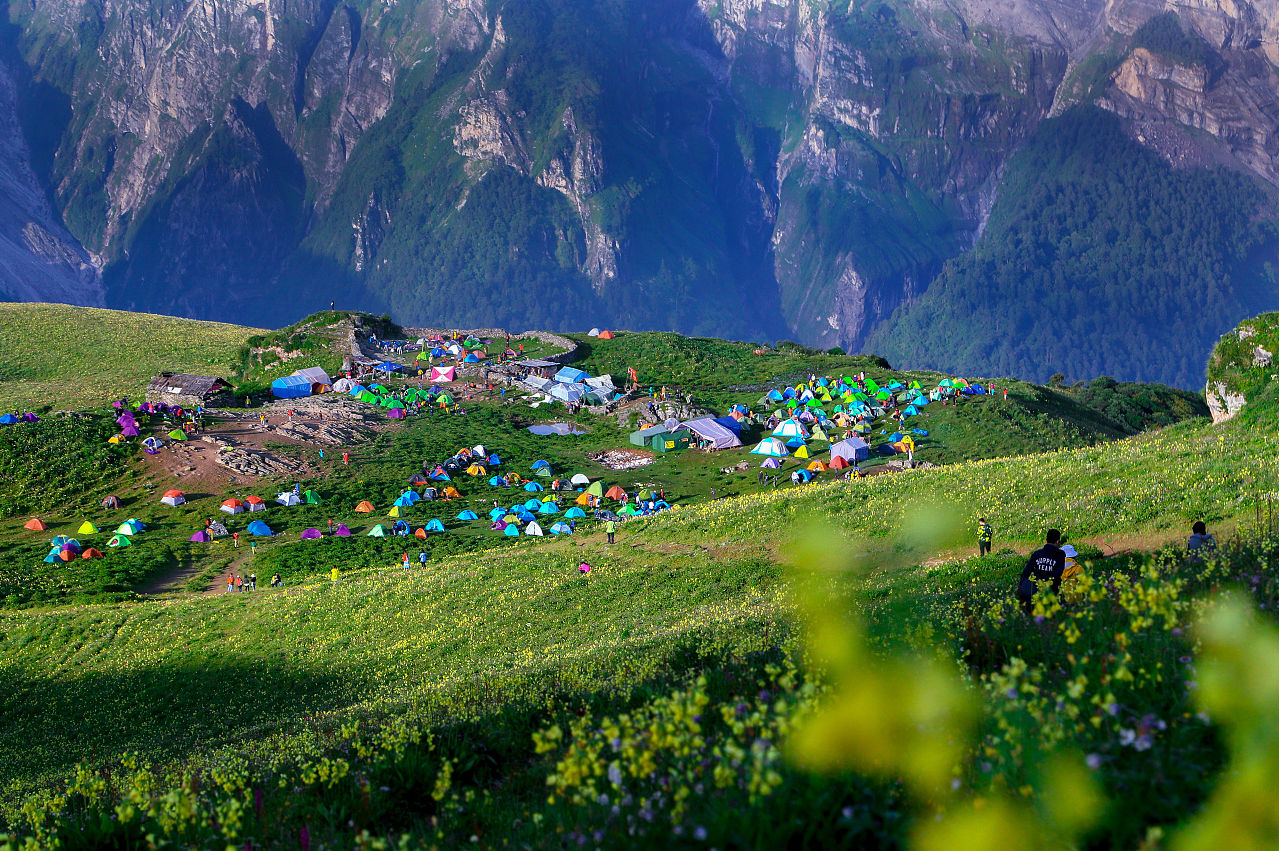 九顶山 02九鼎山风景区鸡爪棚--黑龙池--白龙池--汶川--成都