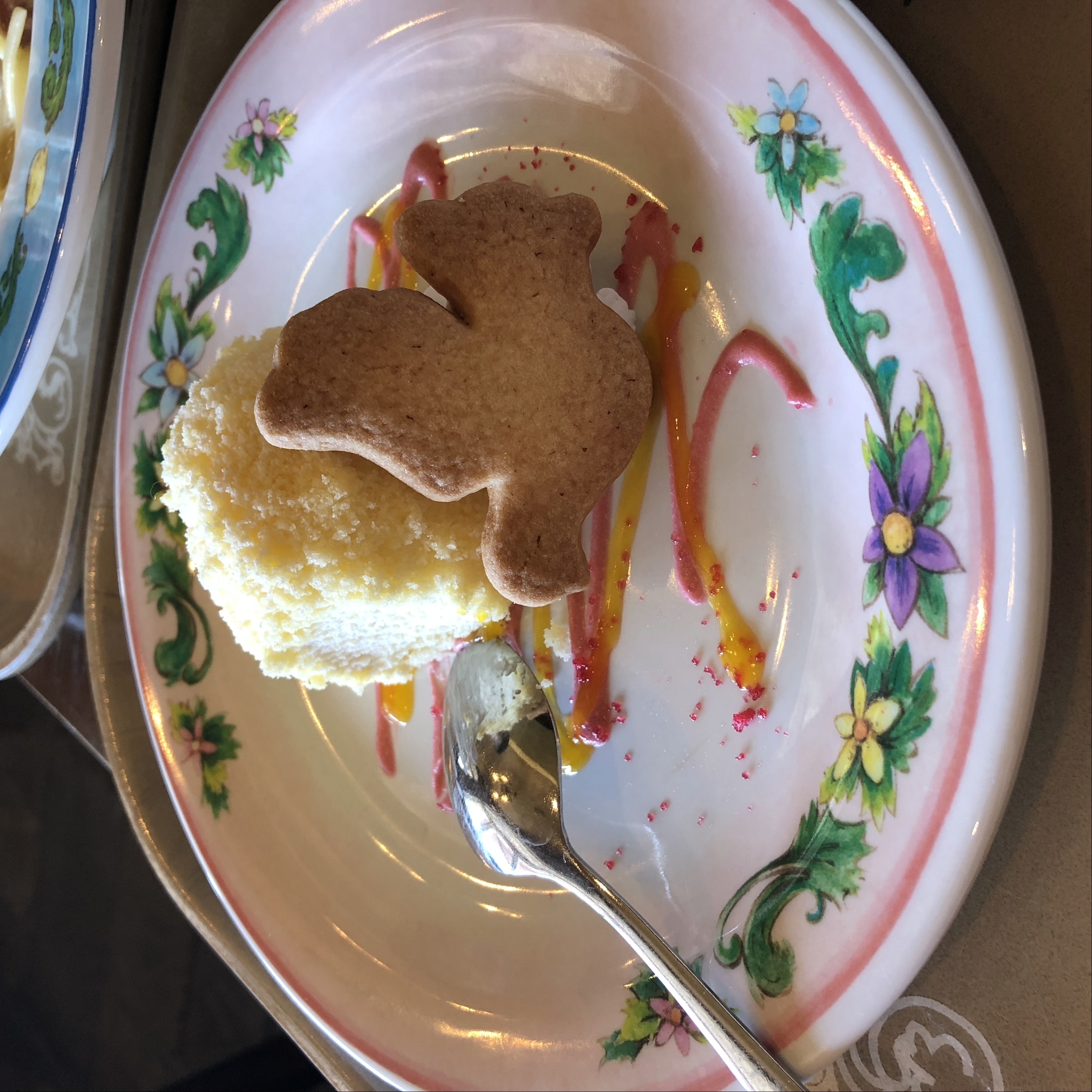 东京迪士尼海洋乐园哪里吃饭比较好?