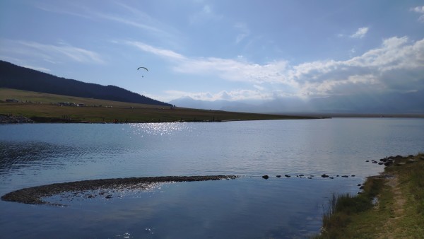 赛里木湖位于乌鲁木齐的哪里 wKgBEFtui5uAHo8qAAV_DndpLLQ83.jpeg?imageView2%2F2%2Fw%2F600%2Fh%2F600%2Fq%2F90