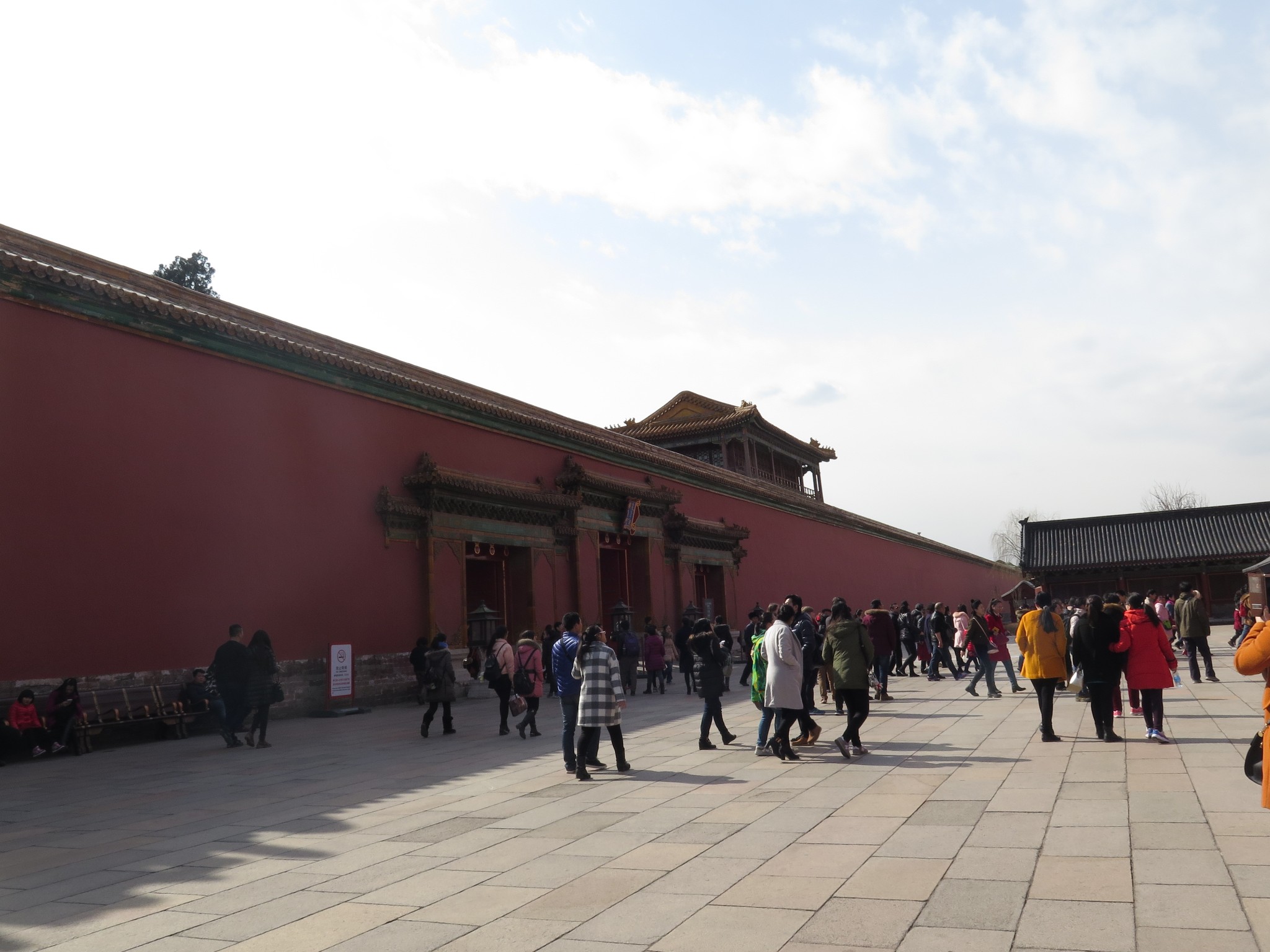 北京故宫,全名北京故宫博物院,旧称为紫禁城