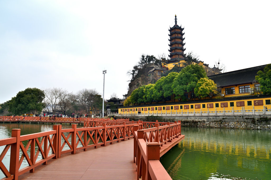 阿尔山到镇江旅游