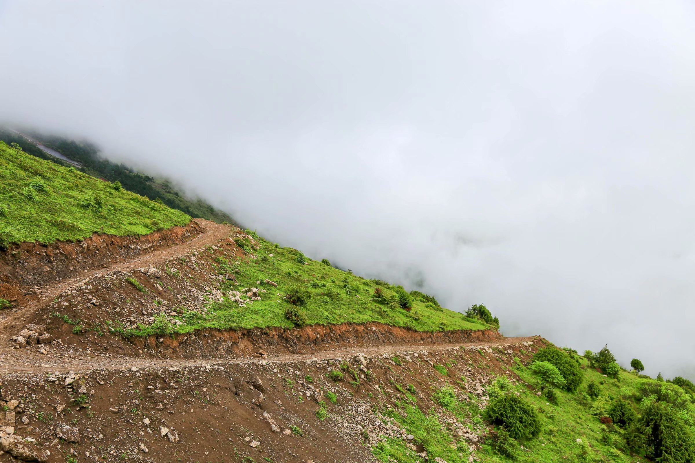 甘孜与阿坝gdp_甘孜阿坝天空高清照