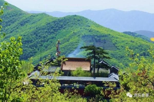妙峰山风景区全貌 wKgBEFrzyZ-Ab10QAAD--WvZNpo40.jpeg?imageView2%2F2%2Fw%2F600%2Fh%2F600%2Fq%2F90