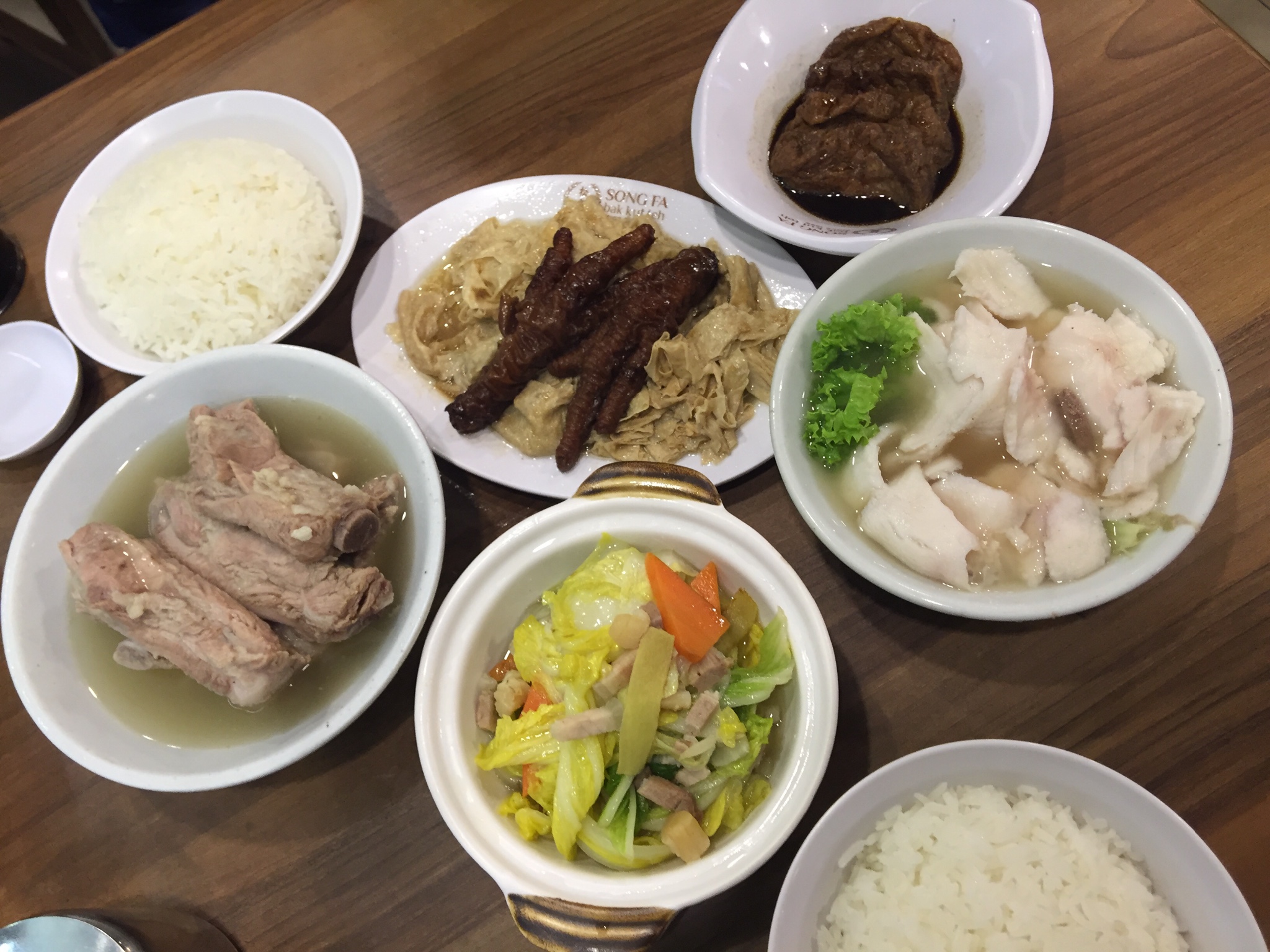 松发肉骨茶(牛车水店)      