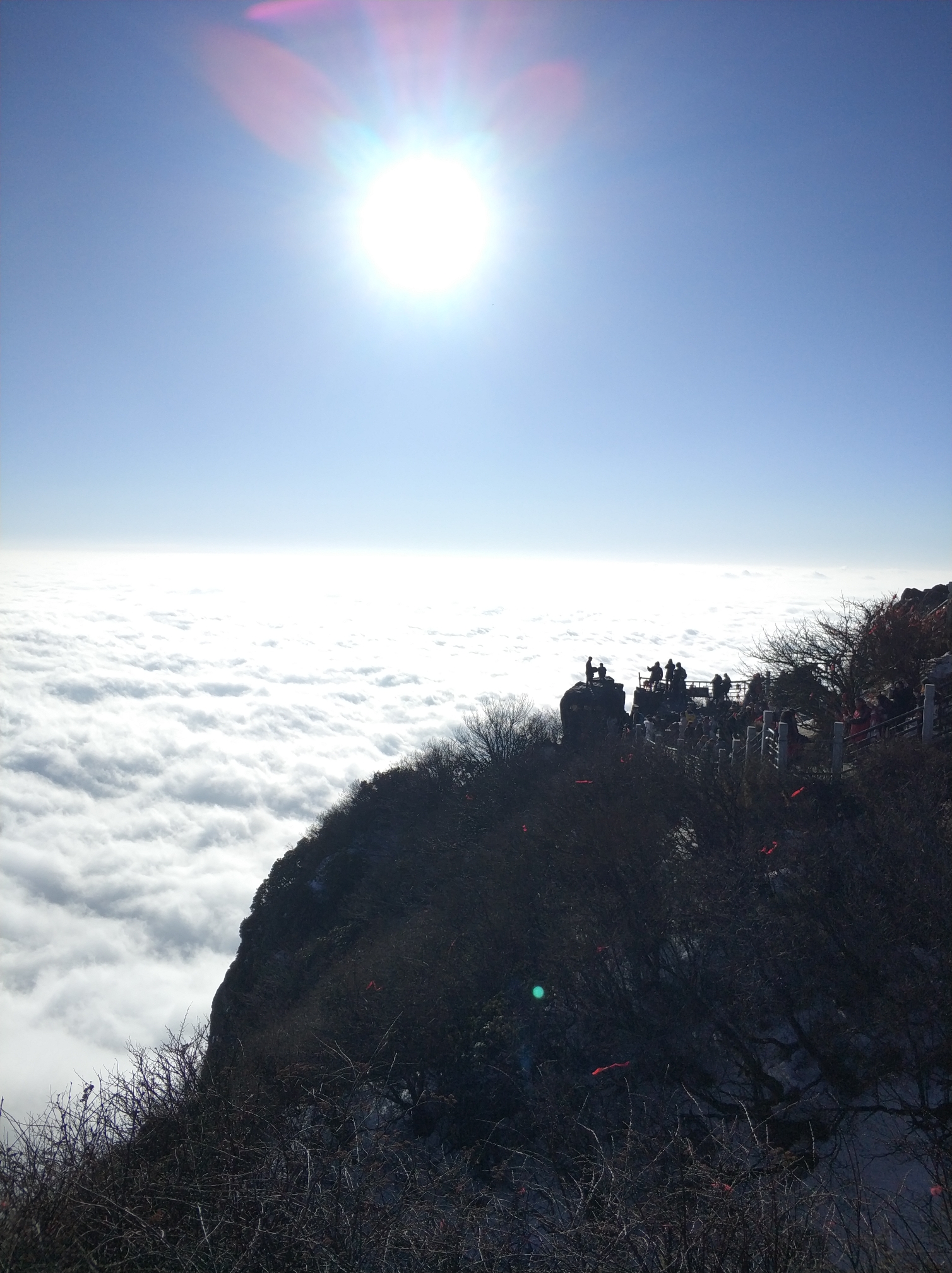 去峨眉山怎么穿搭_峨眉山金顶图片