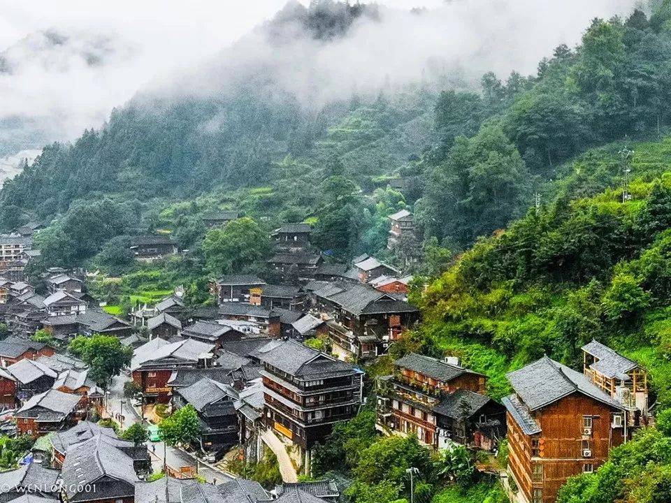 去贵州西江千户苗寨舒缓压力,薄雾细雨中风景美到心醉