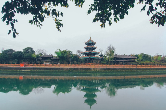 wKgED1v35LSAcgiWAAF5eUUIGEE59.jpeg?imageView2%2F2%2Fw%2F600%2Fh%2F600%2Fq%2F90