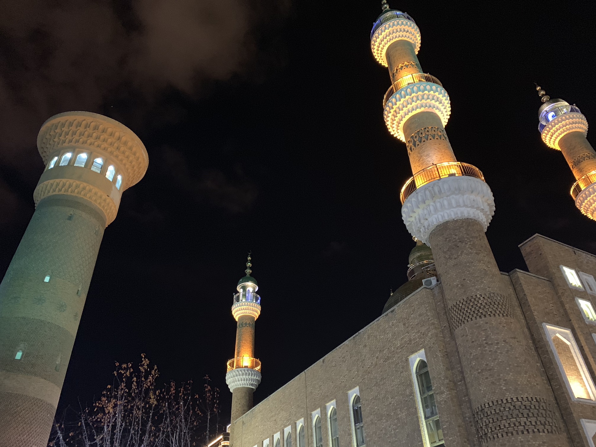 wKgED1vf2meAEyAjAAn1lXqi5NU47.jpeg?imageView2%2F2%2Fw%2F600%2Fh%2F600%2Fq%2F90