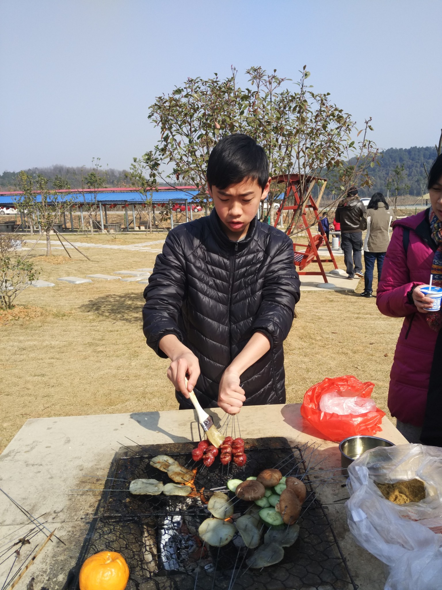 回忆2017:1月22日龙灵山烧烤~家庭聚会~欢迎小雪妹妹,颜颜姐姐回来