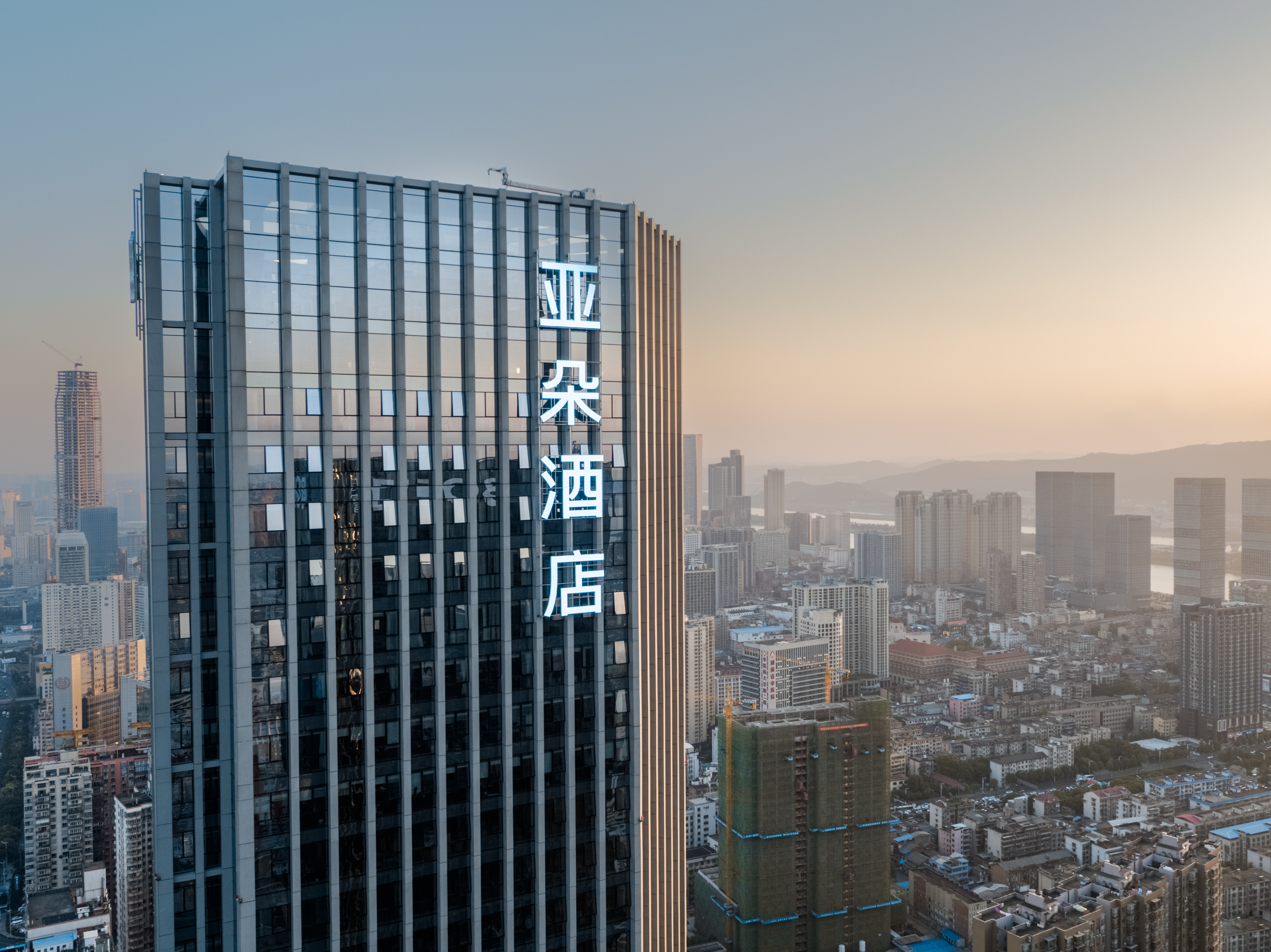 长沙芙蓉中路中成亚朵酒店