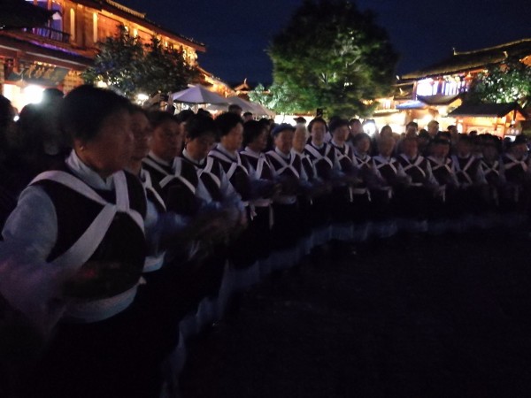附近的酒吧太吵怎么办 wKgED1unSK6Ad3XpAAckiKKGDn820.jpeg?imageView2%2F2%2Fw%2F600%2Fh%2F600%2Fq%2F90