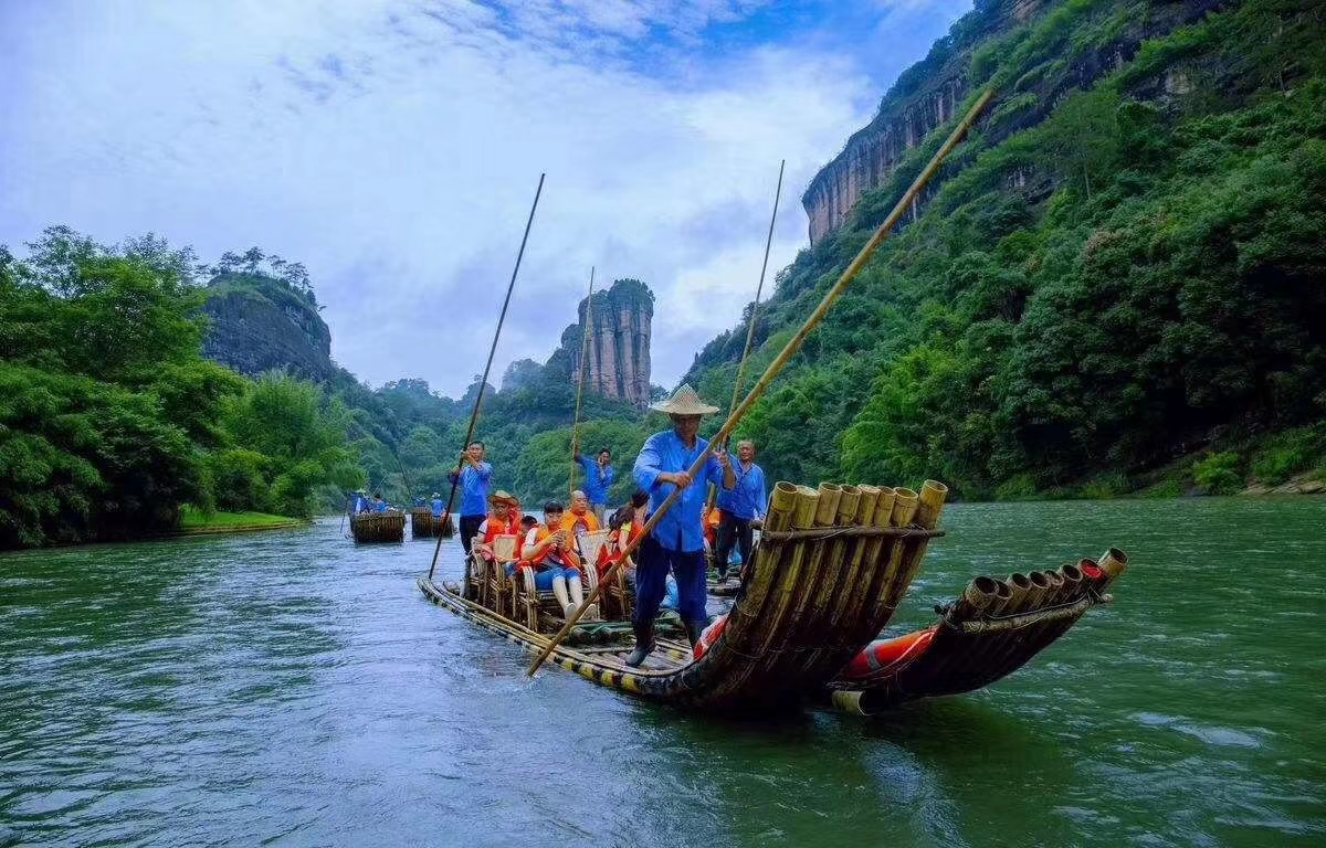 蜿蜒自如,可谓曲曲含异趣,湾湾藏佳景,其中"四曲"就是《西游记》拍摄