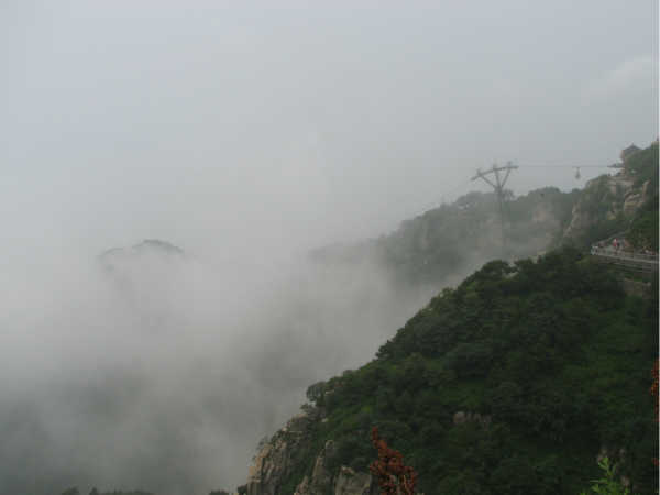 泰山最高峰照片 wKgB3FGblBWAITKrAAlFg4Tw_nc65.jpeg?imageView2%2F2%2Fw%2F600%2Fq%2F50
