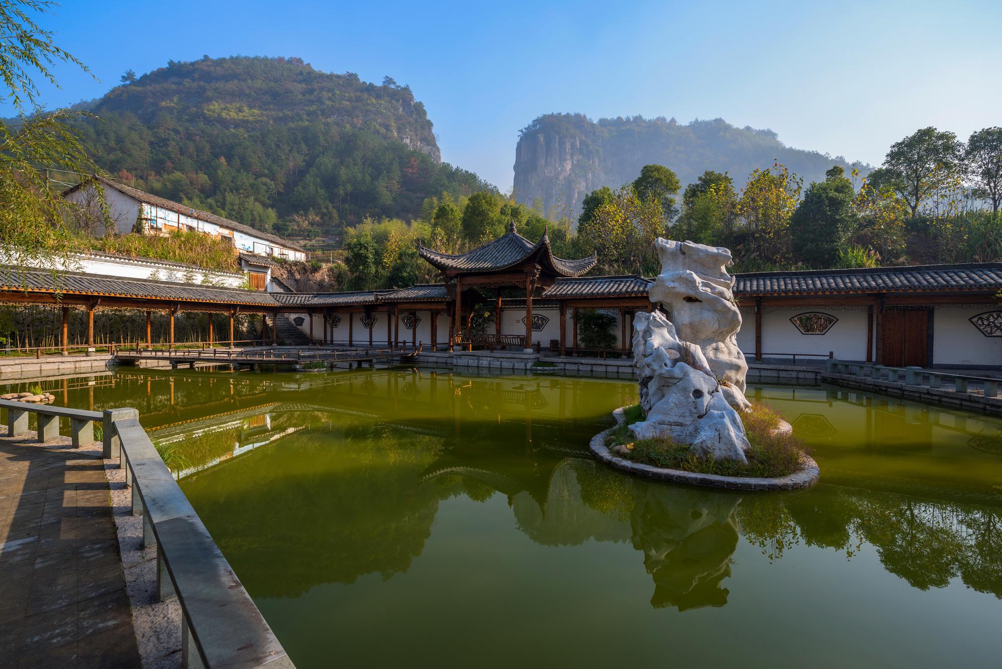 独山有多少人口_蔡甸下独山图片(3)