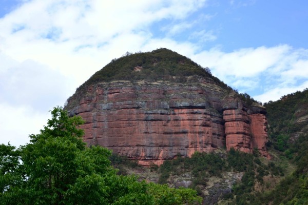 为什么叫老君山呢 wKgB4lK8AnWAWwzmAAgDHalROfc98.jpeg?imageView2%2F2%2Fw%2F600%2Fh%2F600%2Fq%2F90