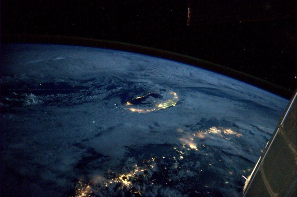 从太空中看夜空中的北京,这座中国人口最为稠密的特大城市在太平洋西