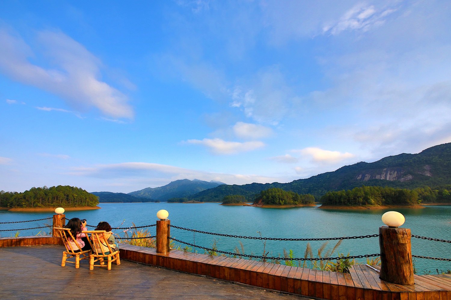 阳春八甲仙湖度假山庄