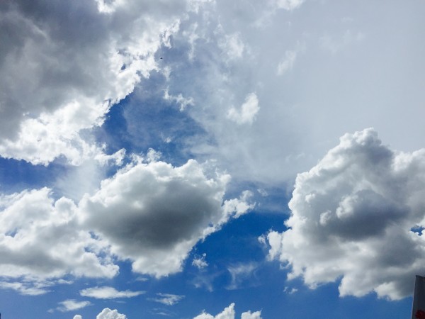 真的有天空吗 wKgBpVWjs0CAGFNGAAby-pbMHTE57.jpeg?imageView2%2F2%2Fw%2F600%2Fh%2F600%2Fq%2F90