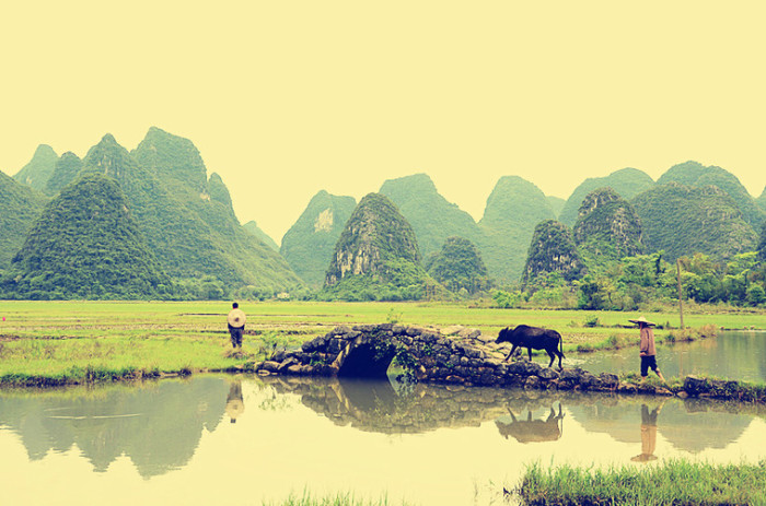 飞机到桂林机场住哪里方便再去玩漓江阳朔