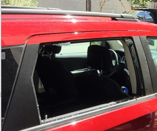 国自驾被砸车打劫亲历者,挥泪整理美国租车还