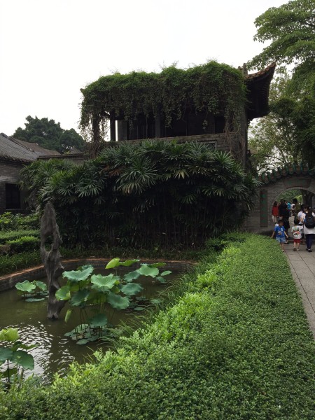 为什么叫一方池塘 wKgBs1dmEpCAGbqXABCwMdp9gIc12.jpeg?imageView2%2F2%2Fw%2F600%2Fh%2F600%2Fq%2F90