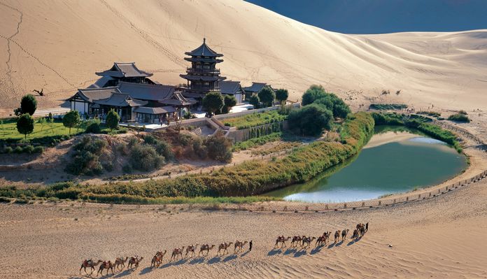 推荐景点:莫高窟 月牙泉鸣沙山