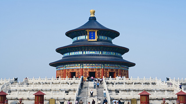 祈年殿前,那种庄严肃穆的气势还是能一下子把你震住,这就是属于天坛的