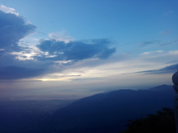 什么时候才能出现云海日出 wKgBs1etZZGAUkbsAASckW1Jx2003.jpeg?imageView2%2F2%2Fw%2F600%2Fh%2F600%2Fq%2F90