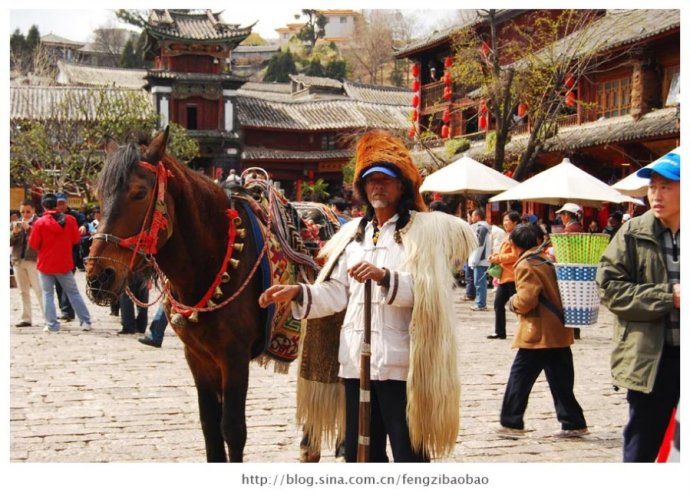 四方街上的马帮,打跳和纳西古乐