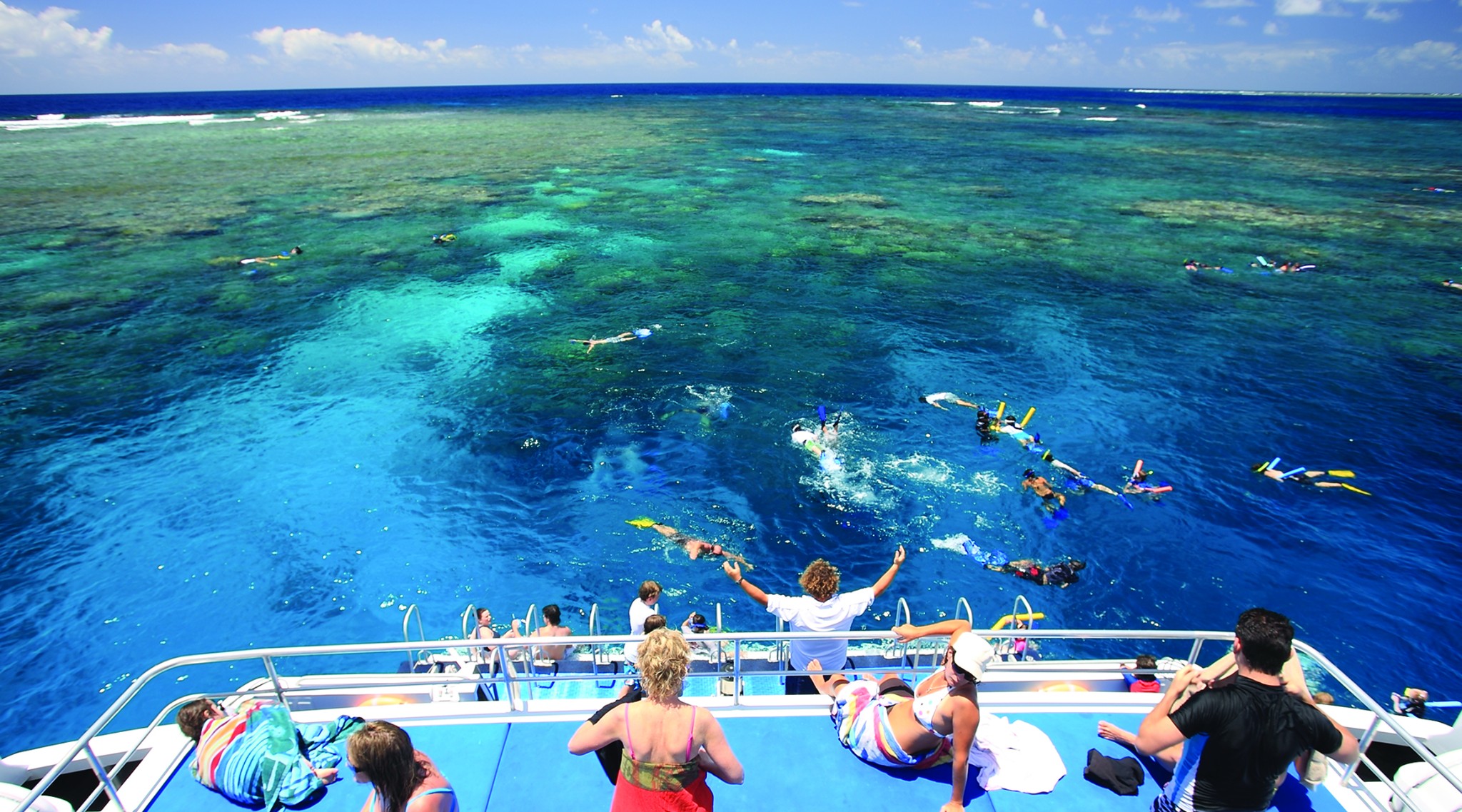 看大堡礁，去热情的凯恩斯还是浪漫的汉密尔顿岛？