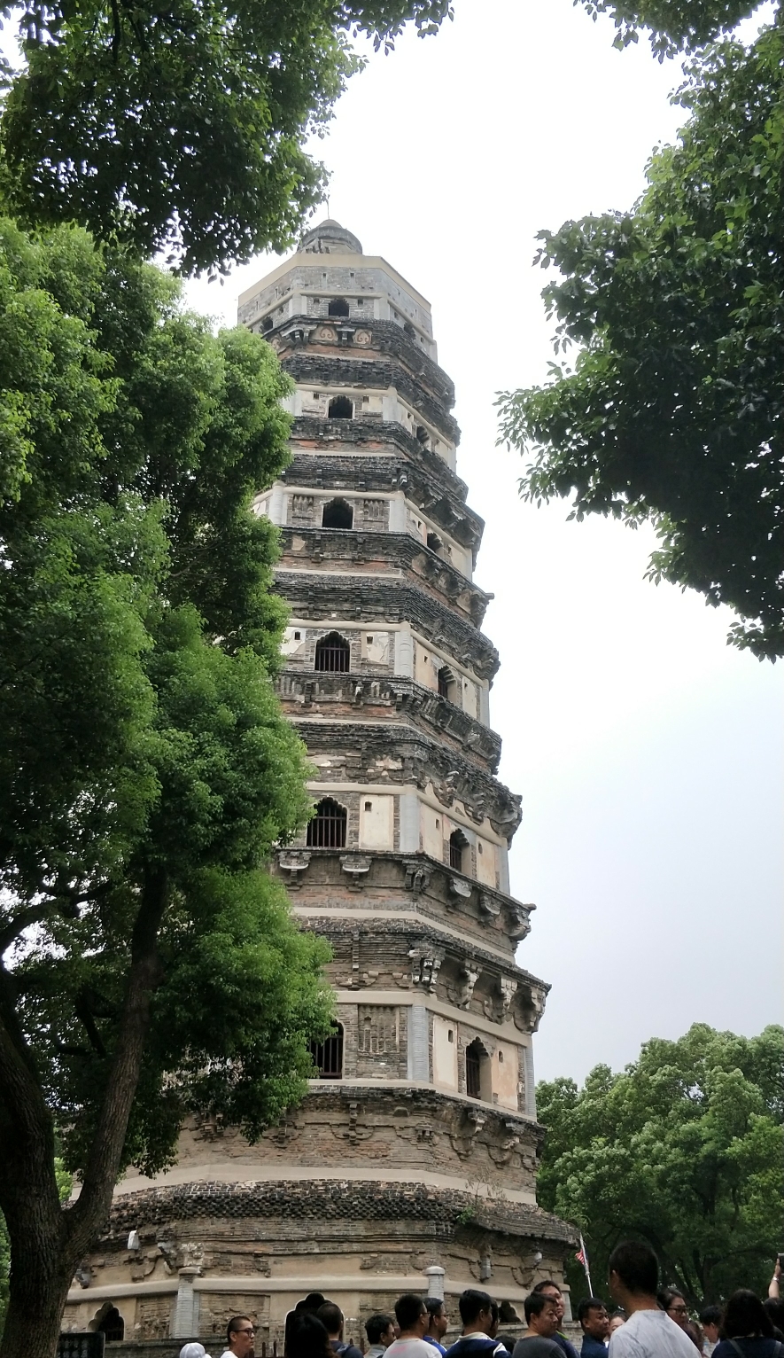 苏州虎丘路婚纱_苏州虎丘婚纱城图片(2)