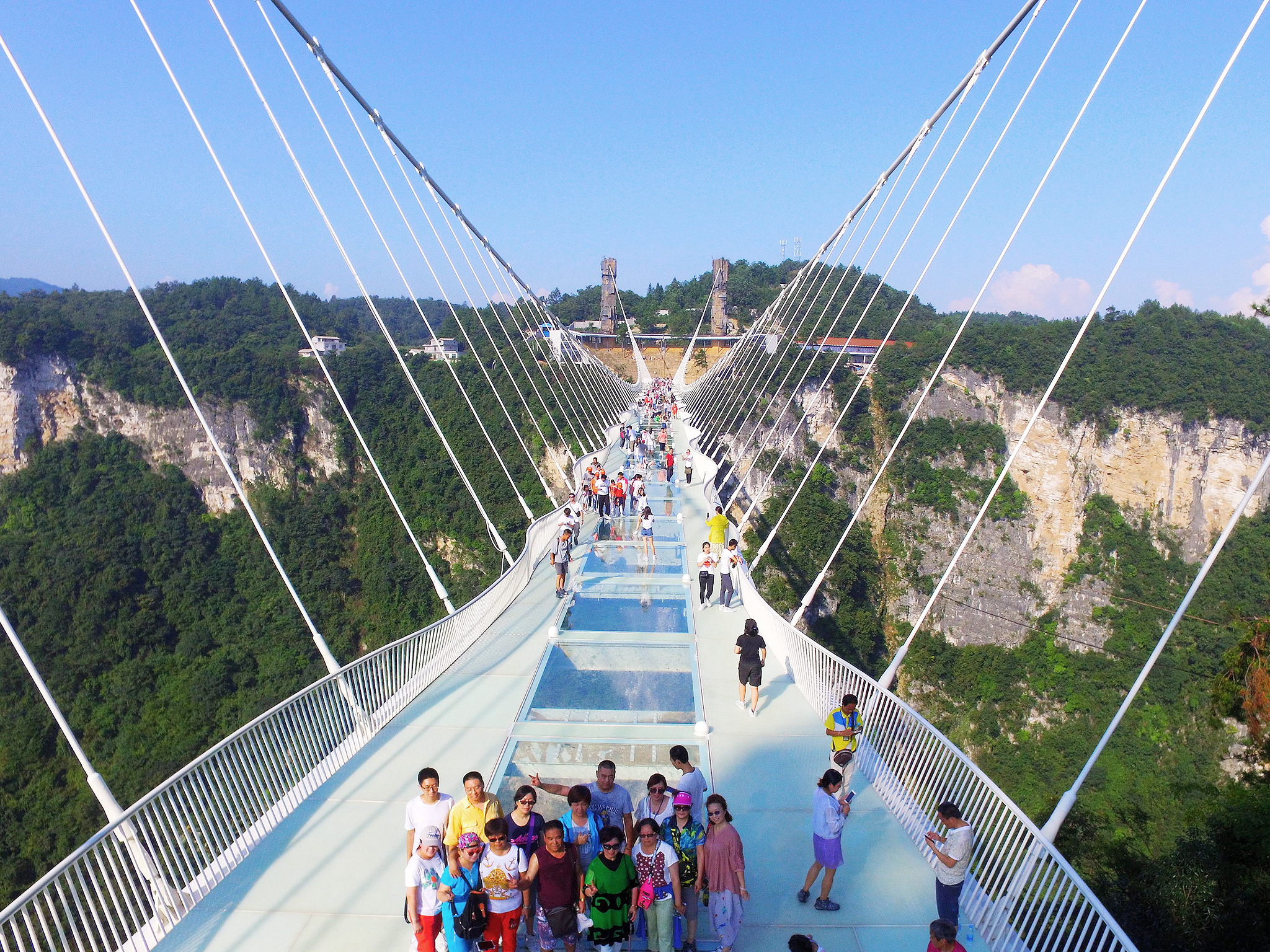 上海直飛 長沙 張家界 雲天渡玻璃橋 天門山 鳳凰6天5晚跟團遊(五鑽