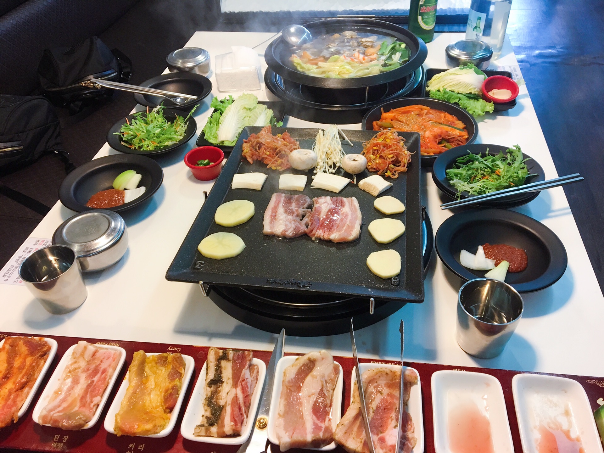 八色烤肉人均_烤肉拌饭图片(2)