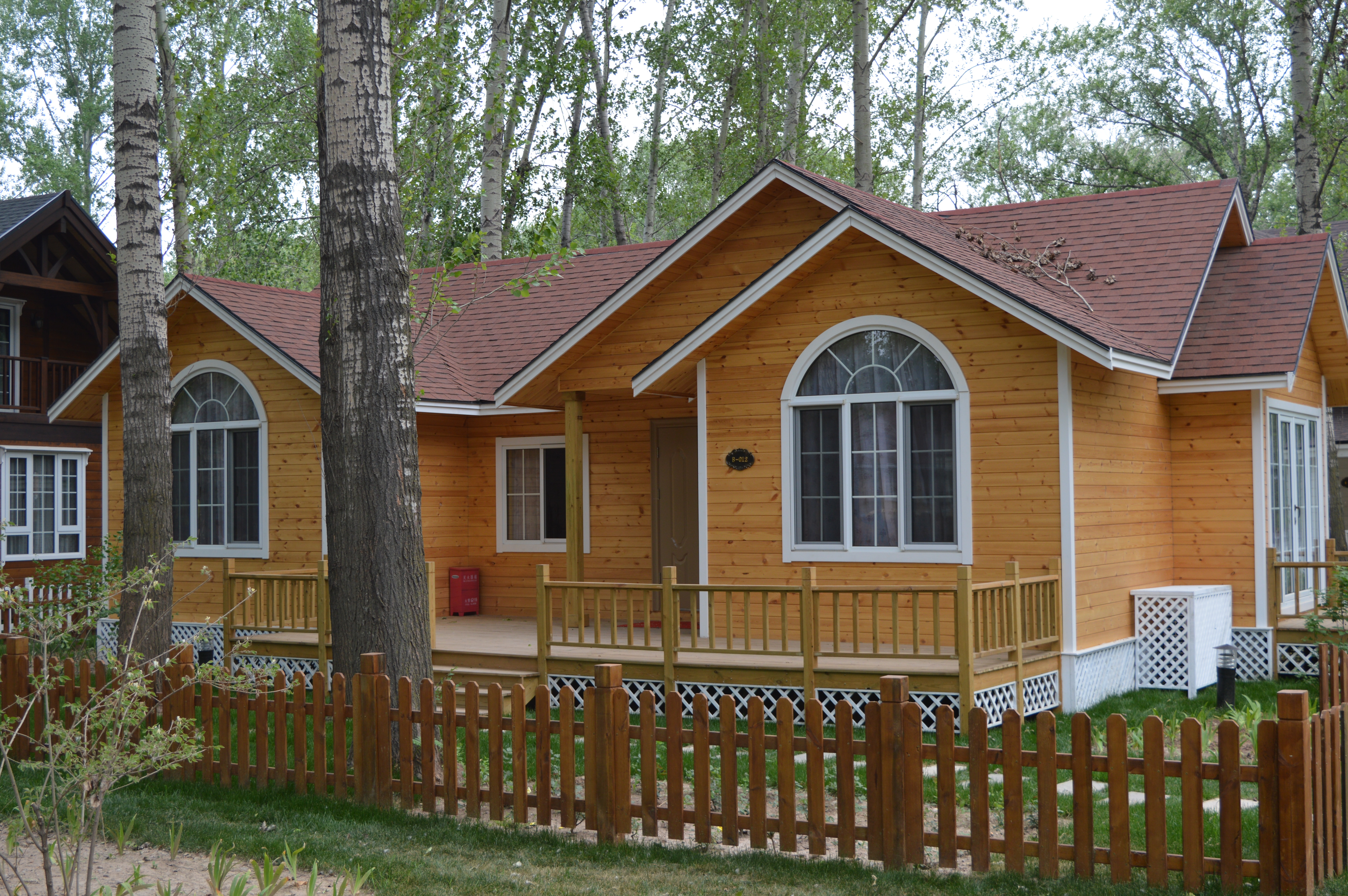 移动木屋标间 建筑面积: 30平方米 楼层: 1层 床型: 2张1.