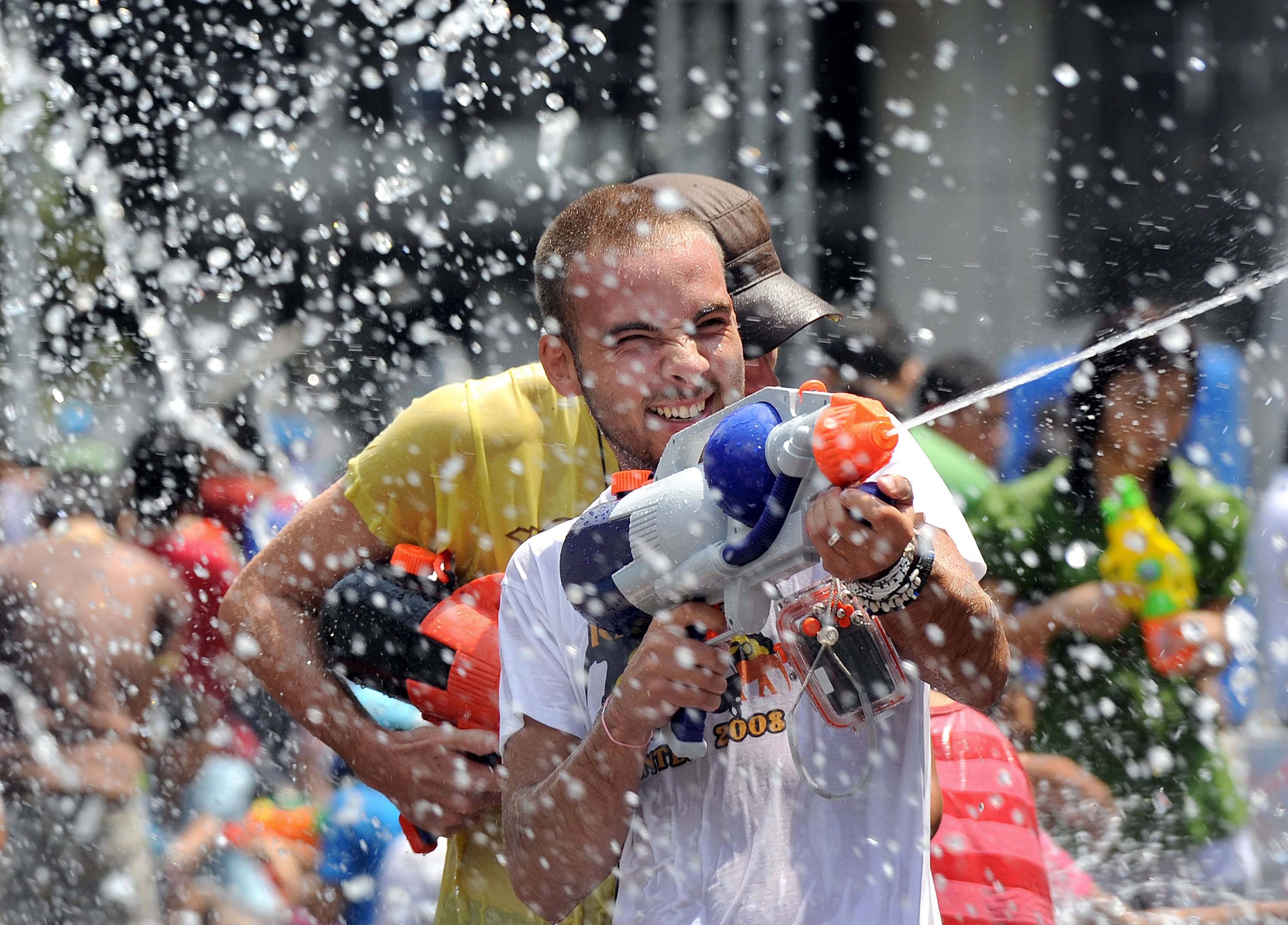 性价比酒店 每年的4月10~15日左右,泰国都会迎来最盛大的节日泼水节