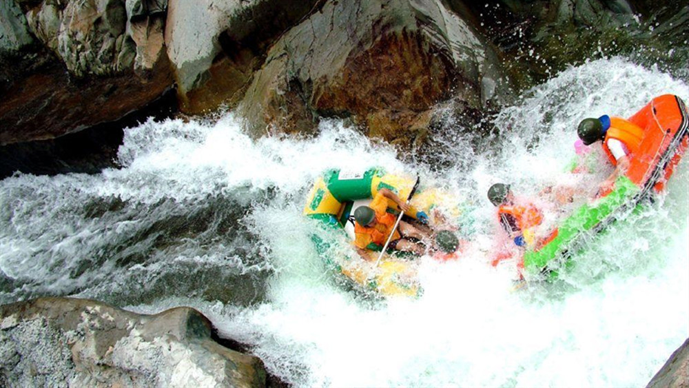 毕业季 | 激流探险·桐庐虎啸峡漂流 杭州灵山风水洞一日游(10公里