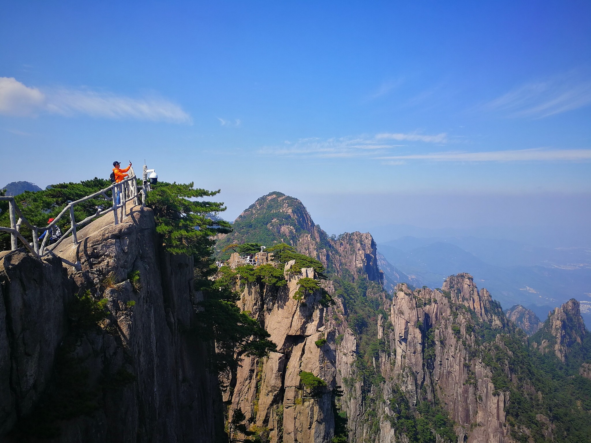 想看國慶的黃山遊客有多少嗎?來這兒!_遊記