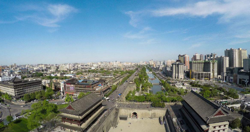 4月去西安穿什么衣服