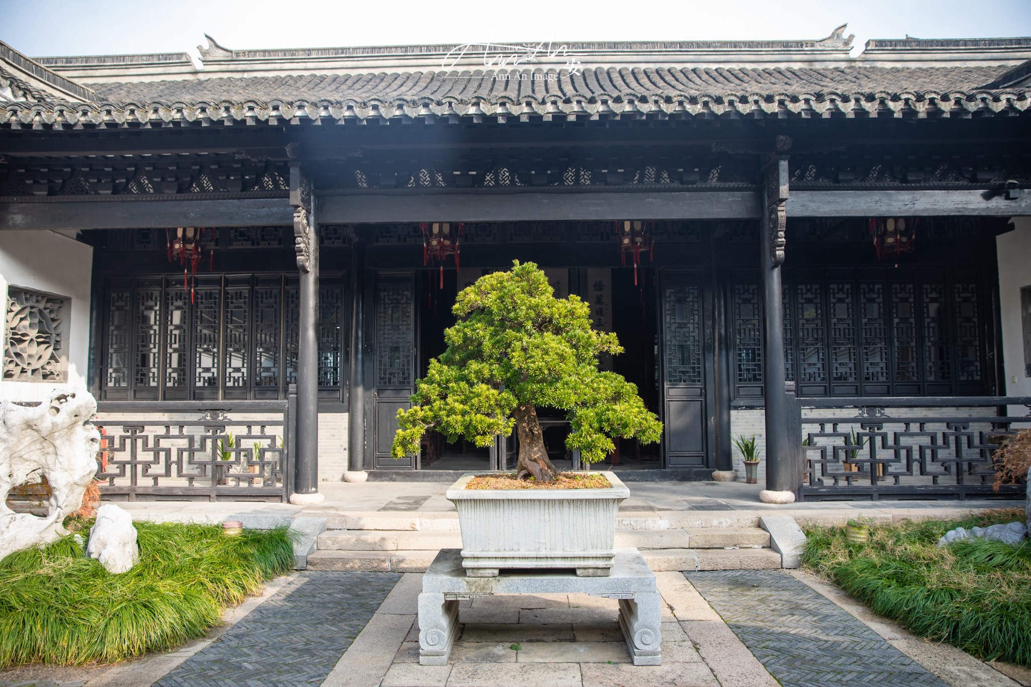 绮园的面积不大,但景致很多,具有代表性的