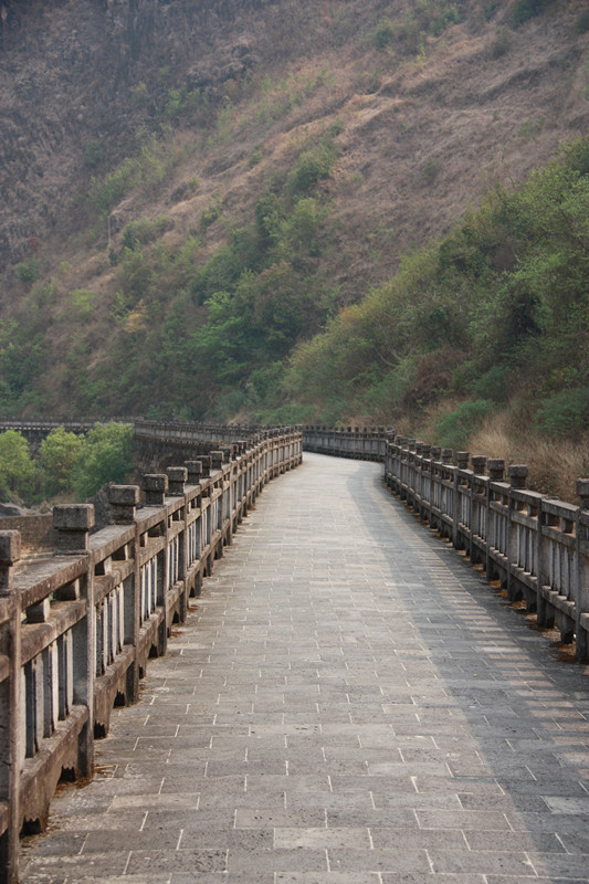 云南旅游攻略12天 wKgBt0-OaSuq8IRdAAKPavHzyU898.jpeg?imageView2%2F2%2Fw%2F600%2Fq%2F90