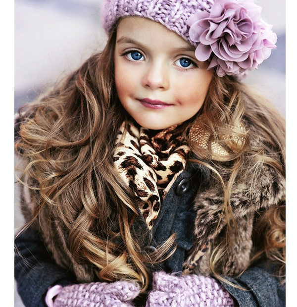 俄罗斯4岁小模特洋娃娃萌照(转自新浪)