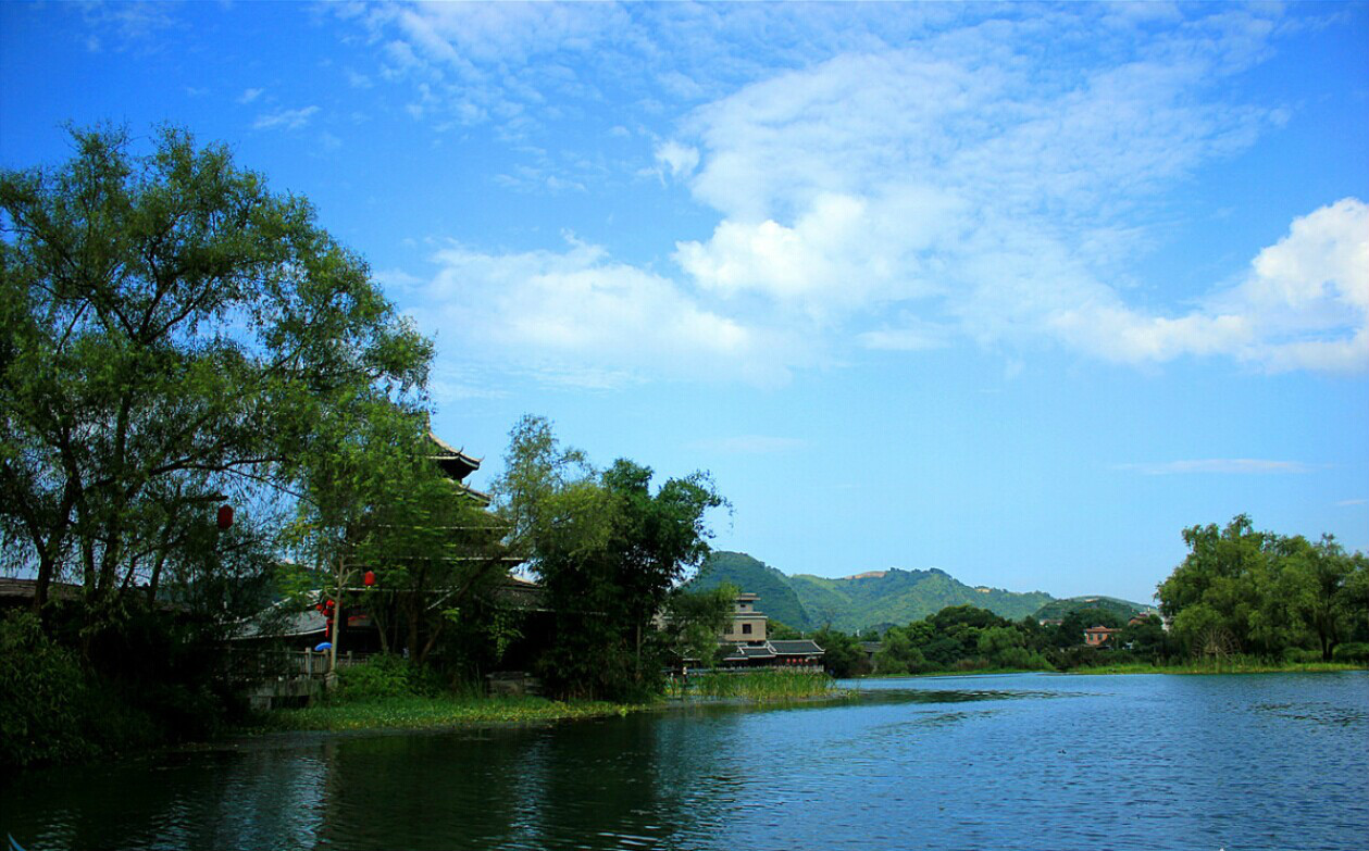 阳朔县城人口_阳朔县城(3)
