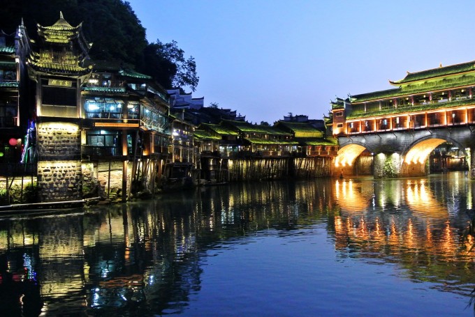 长沙旅游免费攻略 wKgBpVWtIKCAZ2HUAAzjRXl0sA445.jpeg?imageView2%2F2%2Fw%2F680%2Fq%2F90
