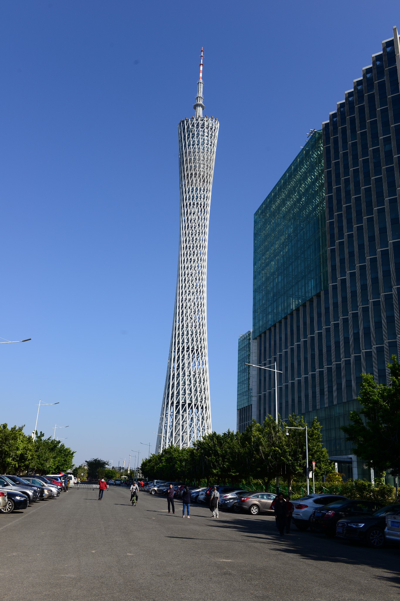 广东篇2 广州游三天,一纵二横.