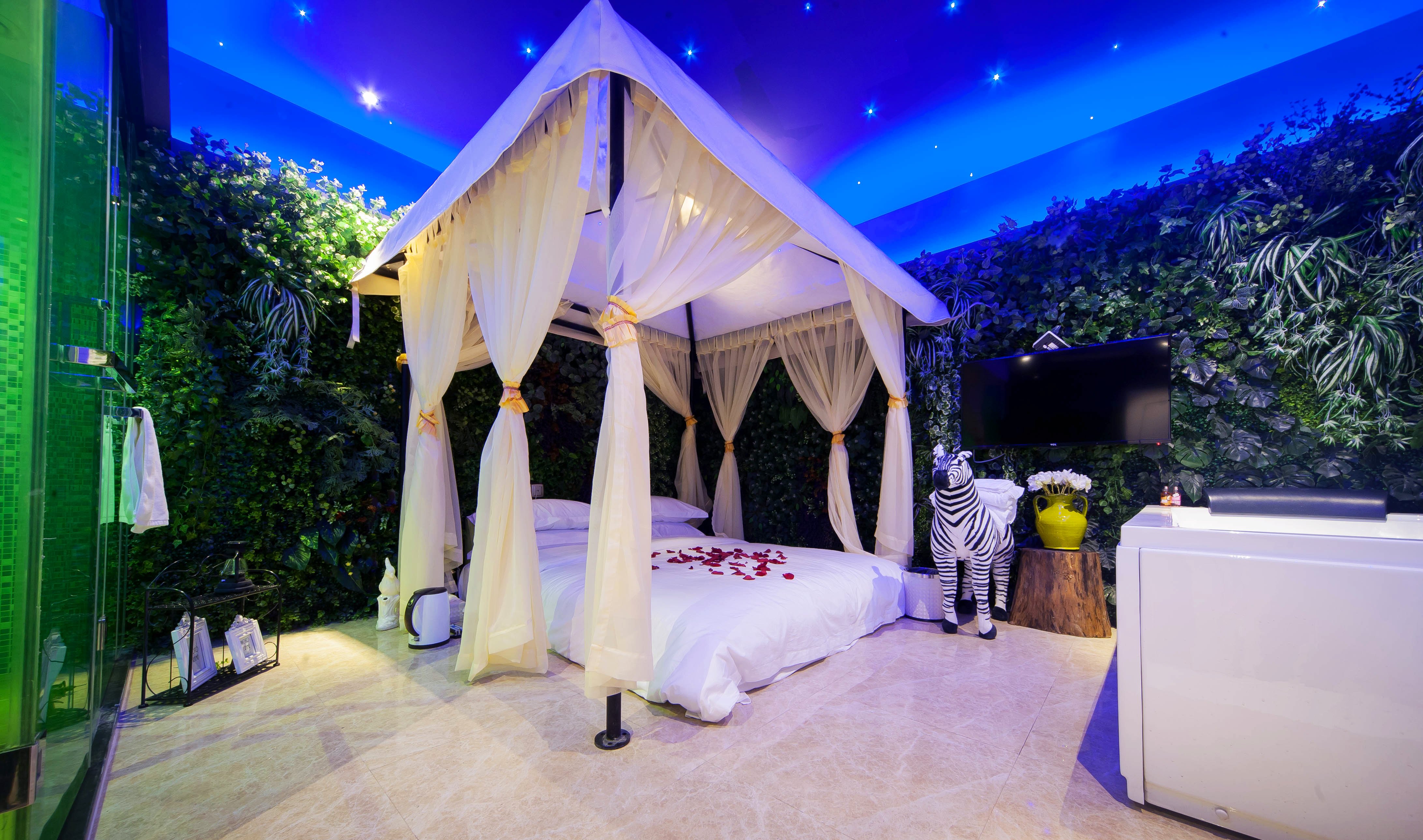 花界爱情酒店(厦门轮渡店)(原花界情侣主题酒店中山路店)